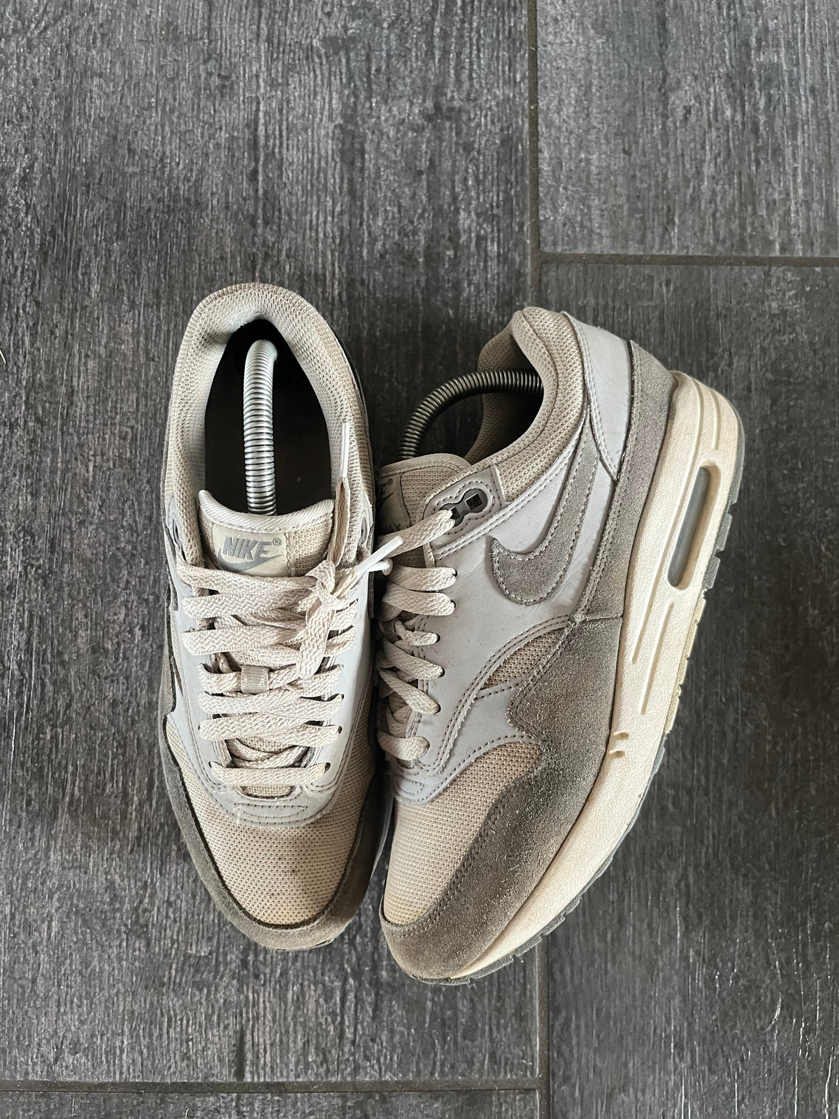 Nike Air Max 1 photon dust Wolf Grey