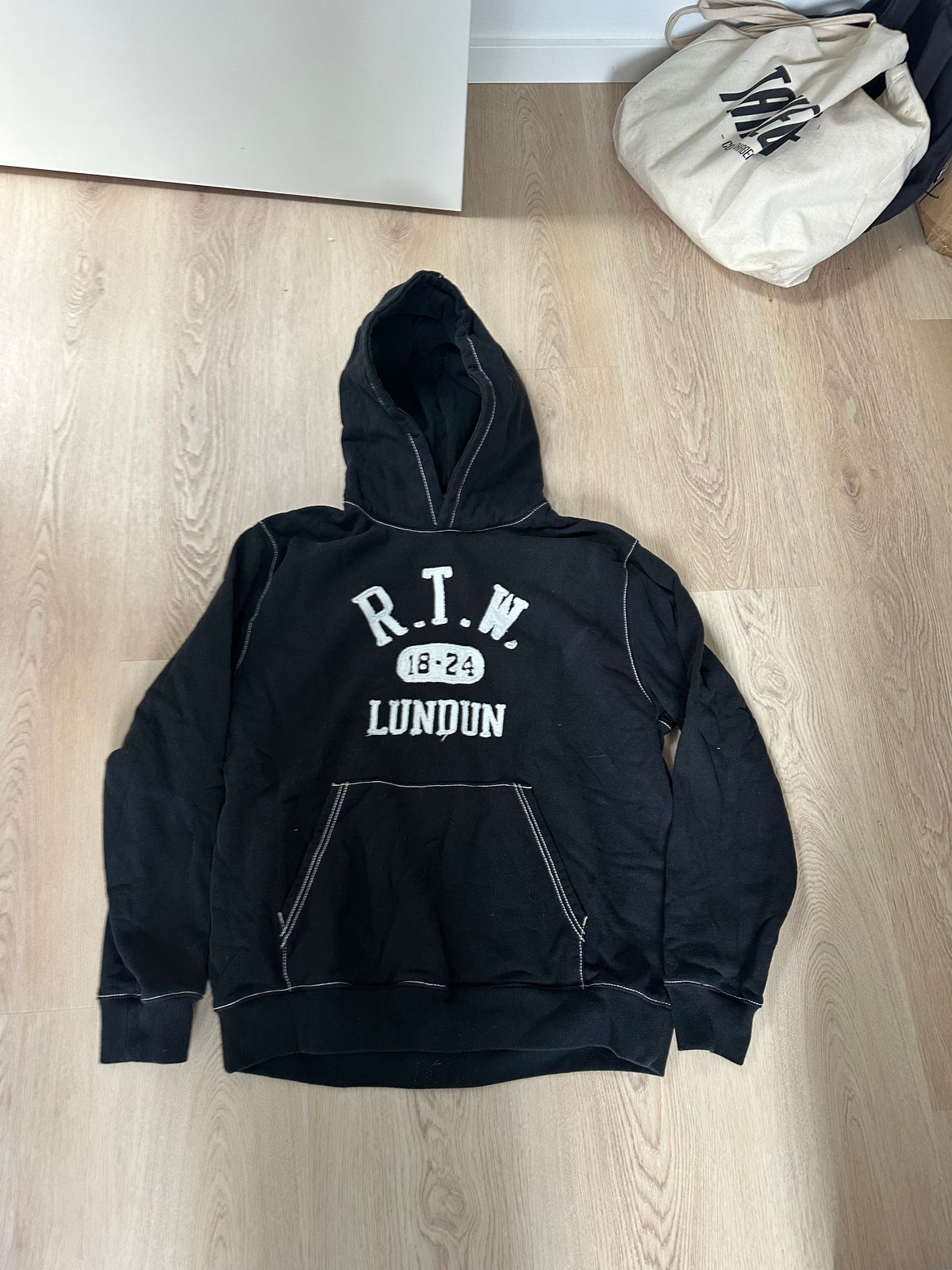 R.T.W London Cortez trøje i sort