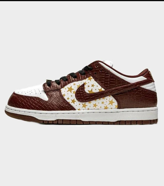 Nike SB Dunk Low Supreme Stars "Barkroot Brown"