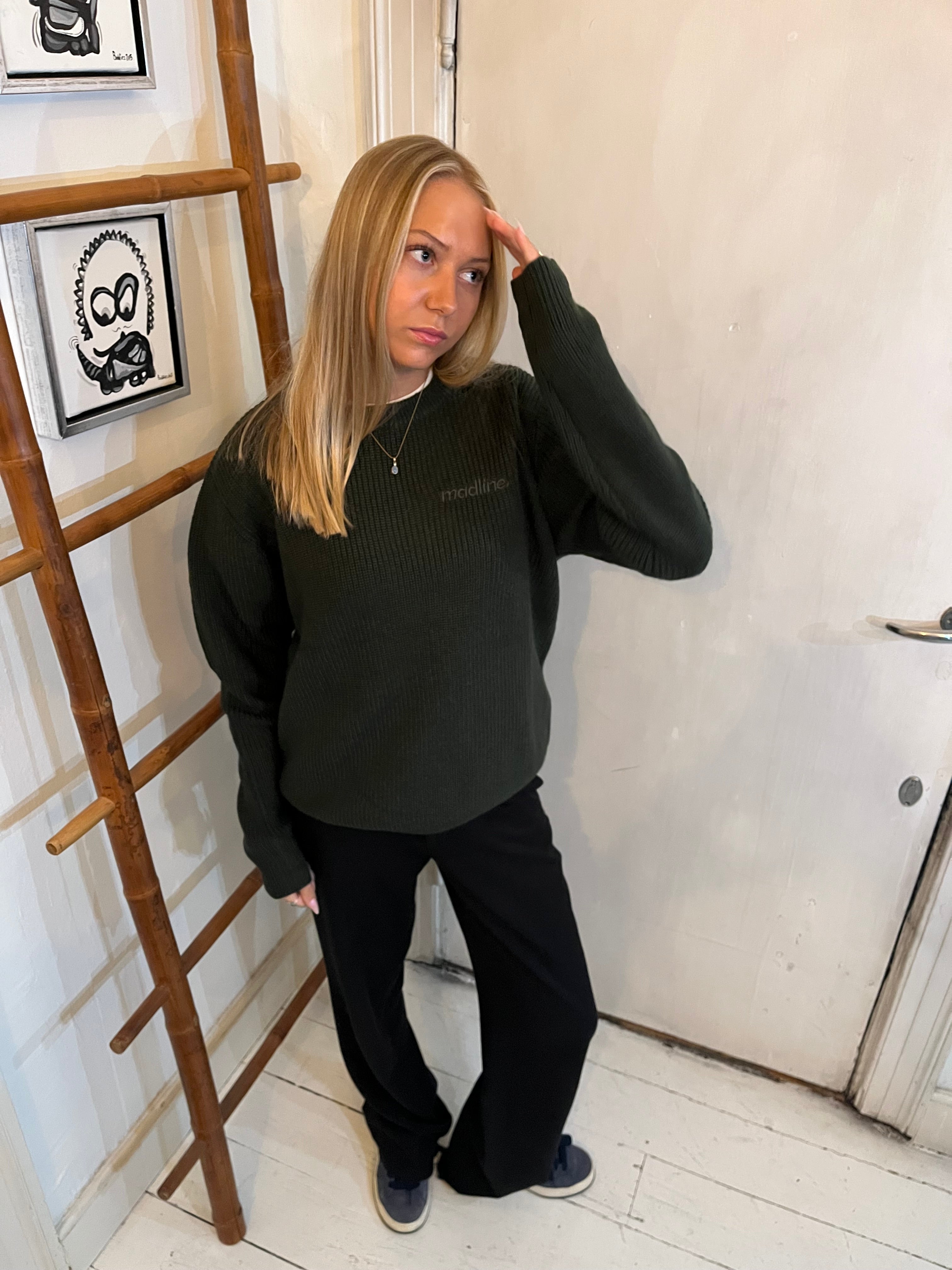 SWEATSHIRT