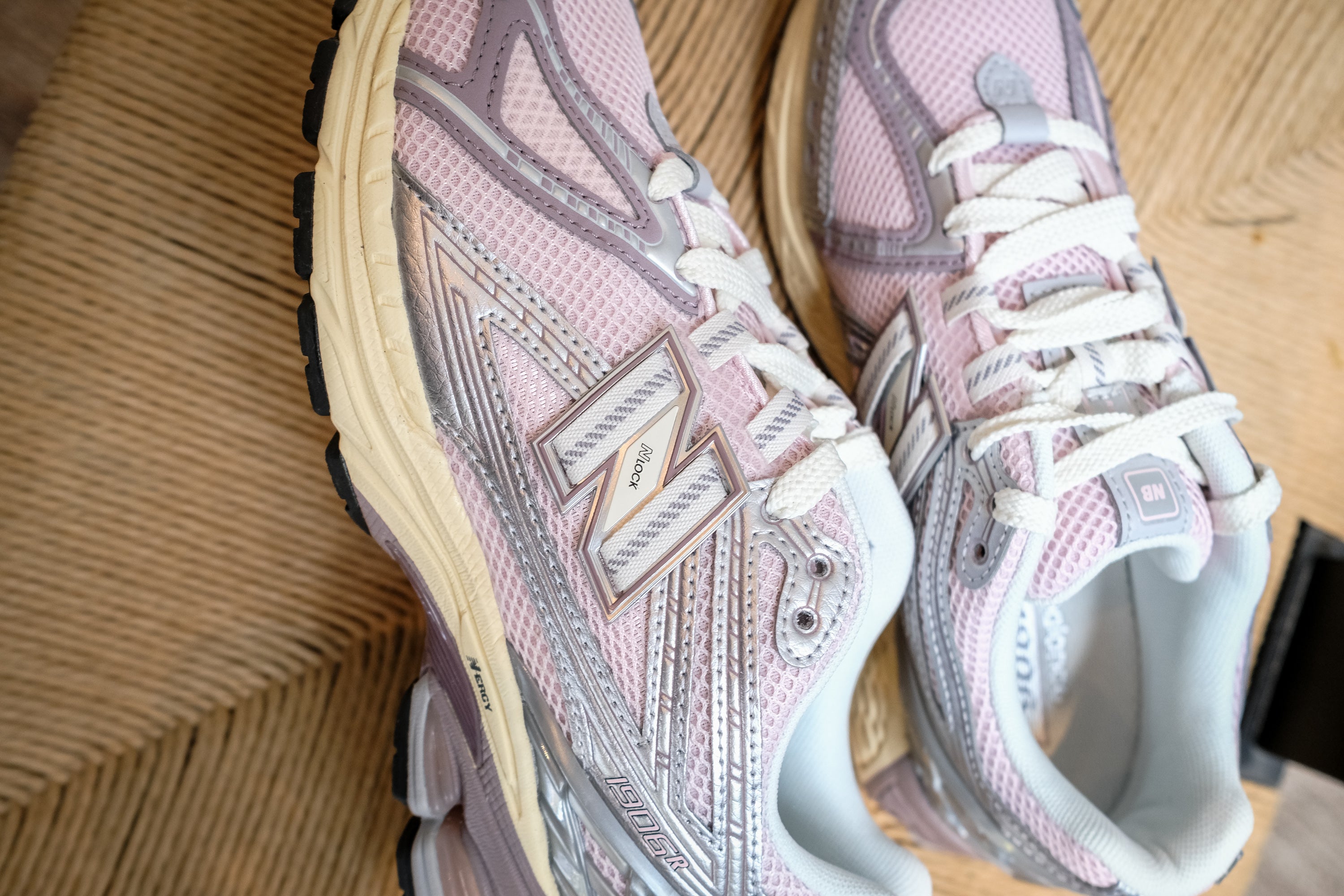 New Balance 1906R Rose Sugar Silver